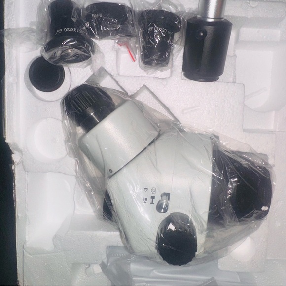 Precision Zoom Stereo Microscope - Picture 2 of 9